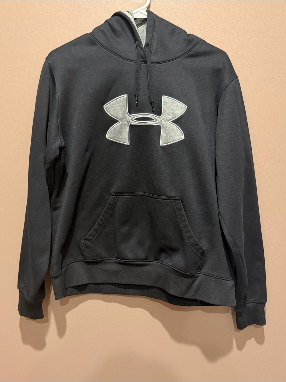 Under Armour women’s Black Hoodie Sweatshirt